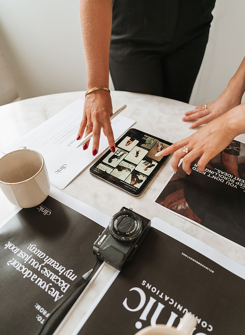 <span class="font-style-italic">Creative </span> direction